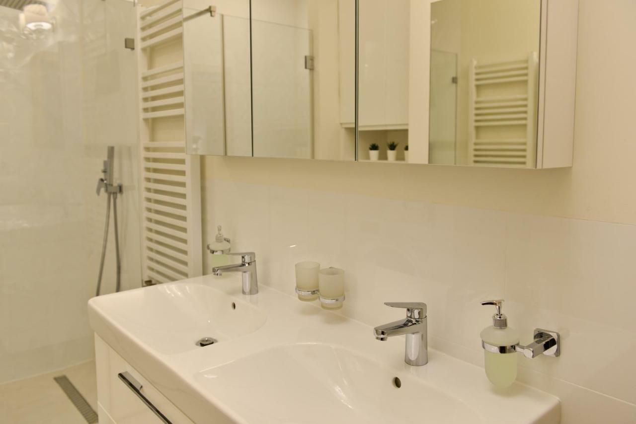 La Gioia Elegant Spacious Apartment Krasków Εξωτερικό φωτογραφία